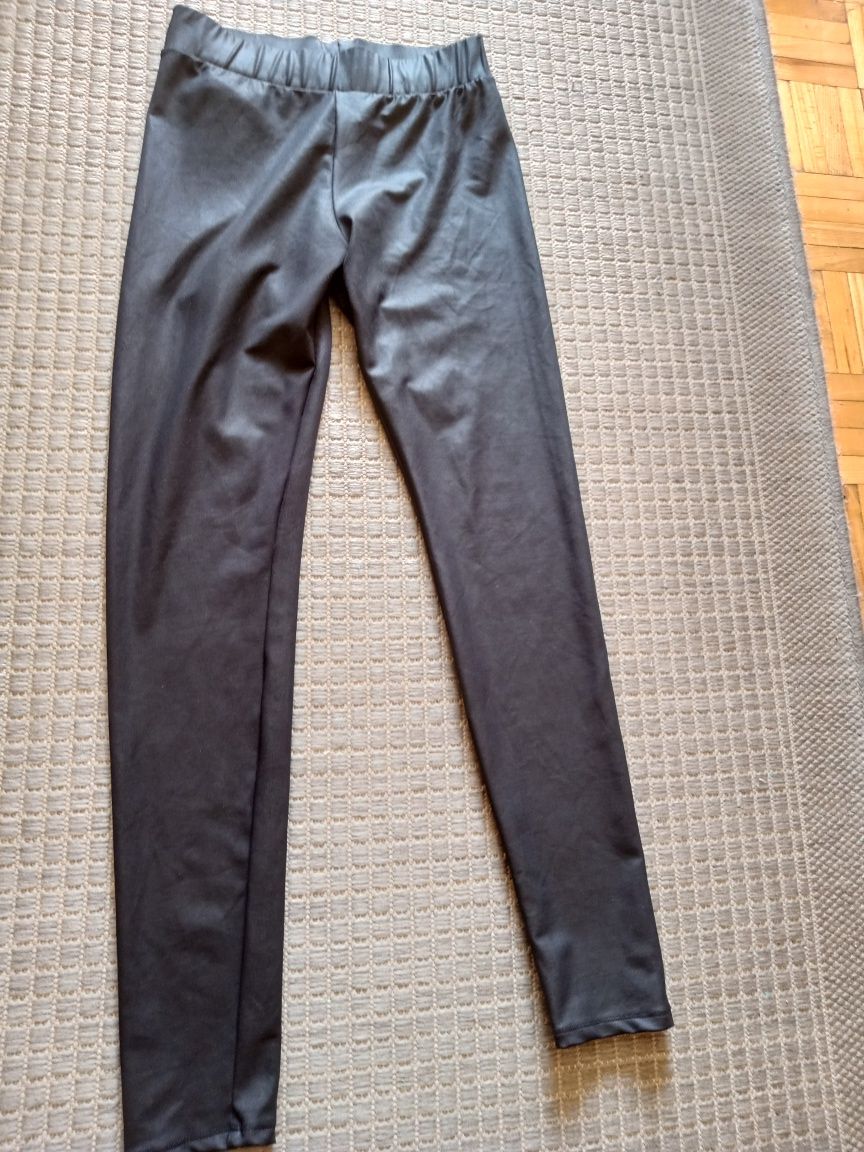 czarne legginsy dziewczęce