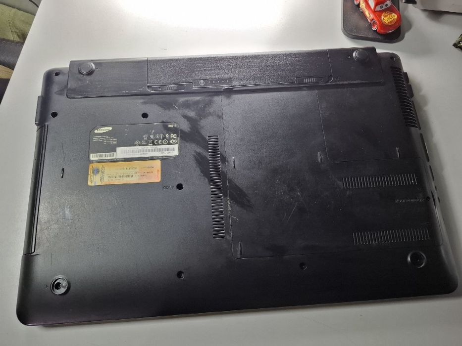 Ноутбук samsung np-rc7109 хорошому стані. Відмінно підходить для робот