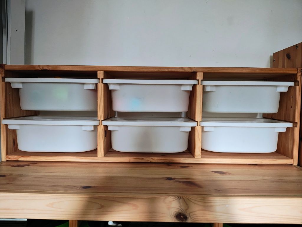 Ikea Trofast z pojemnikami