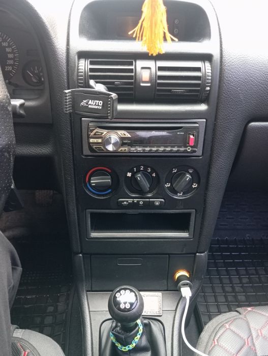 Опель Астра 2007 року