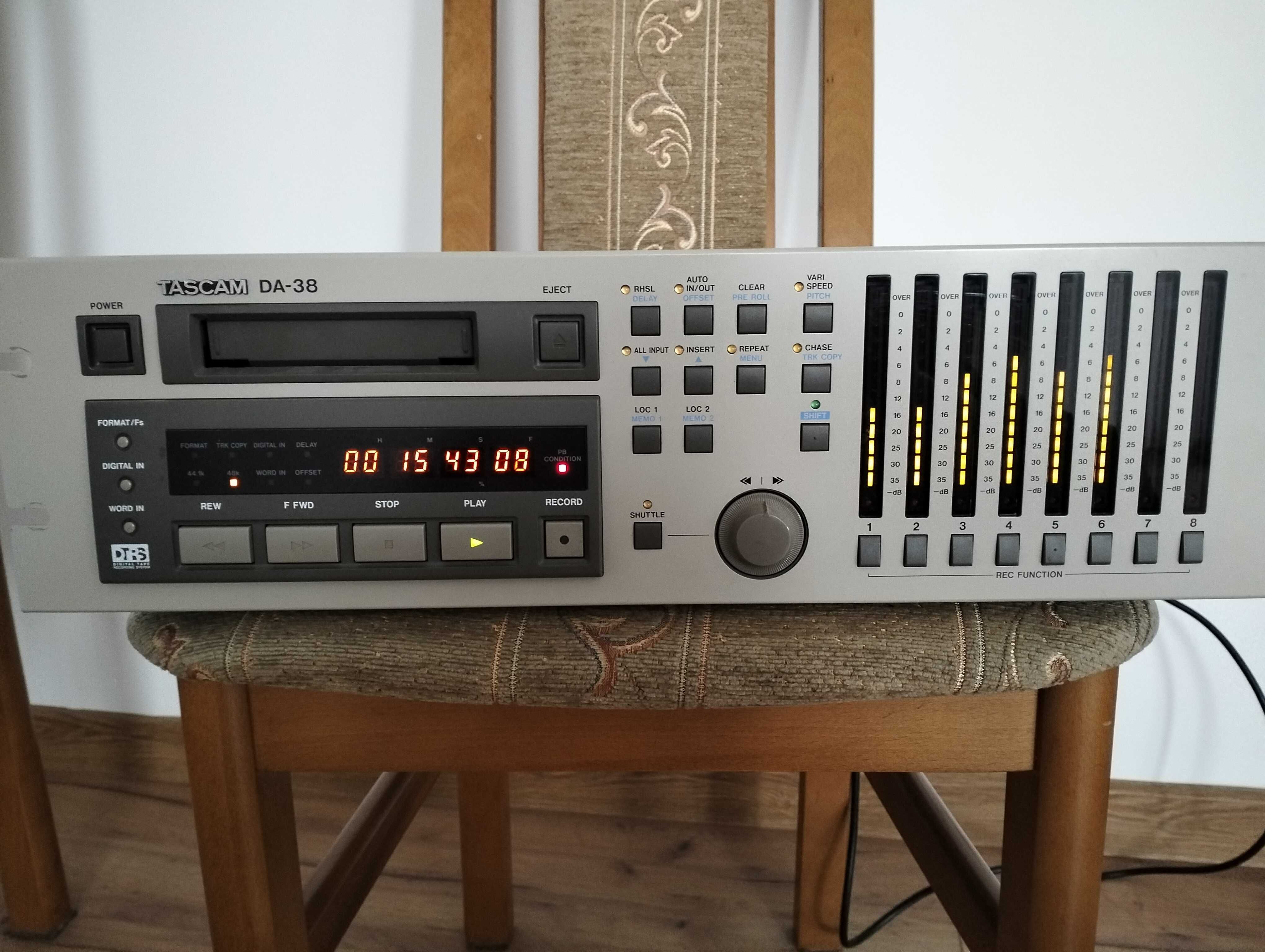Rejestrator cyfrowy na taśmy H 8  8 ściekowy vintage zamiana