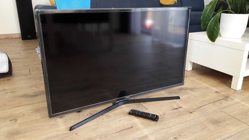 Telewizor Samsung UE40KU6000W - uszkodzony