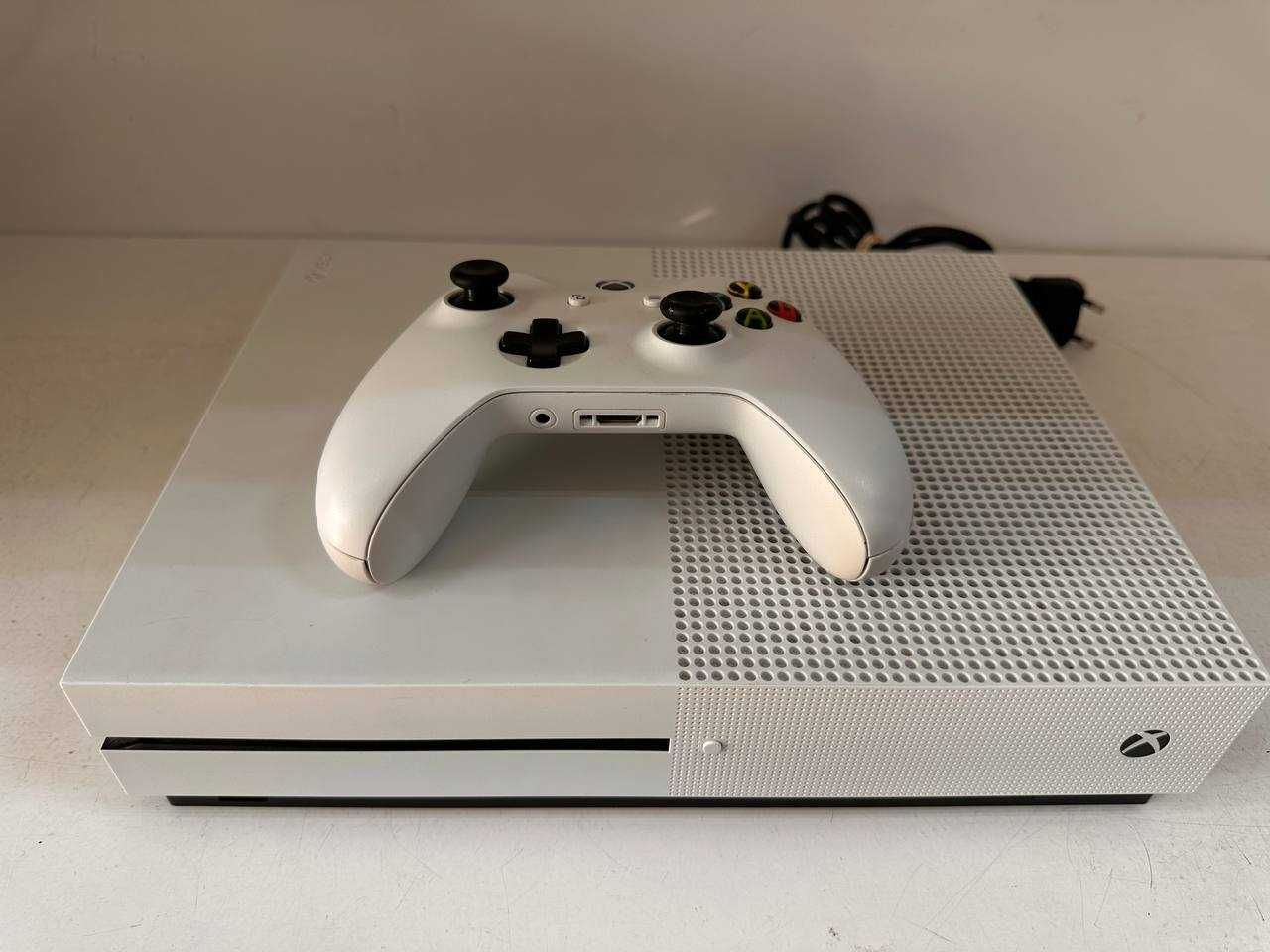 Приставка Xbox ONE S 1TB