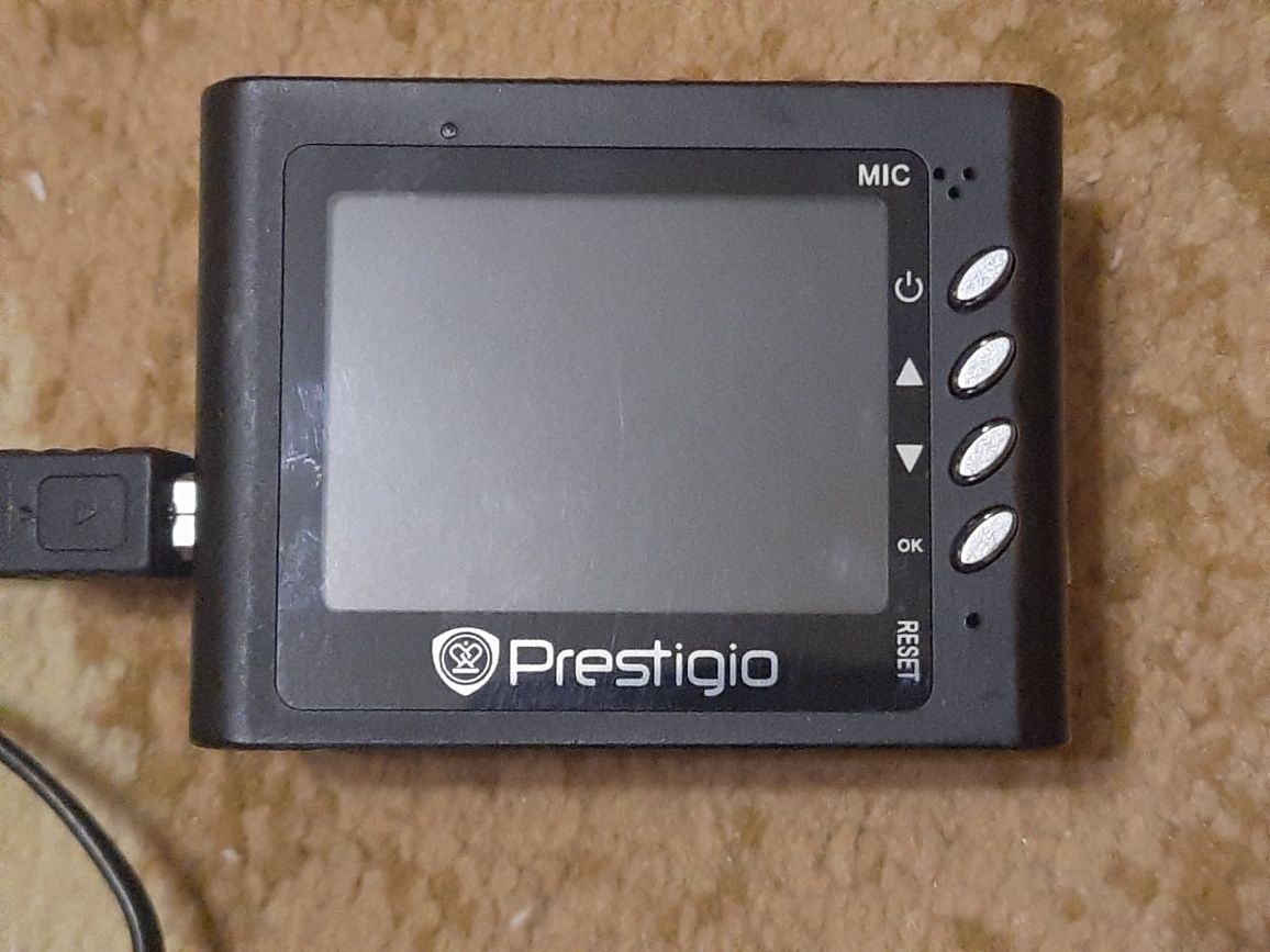 Видеорегистратор Prestigio Road Runner 520