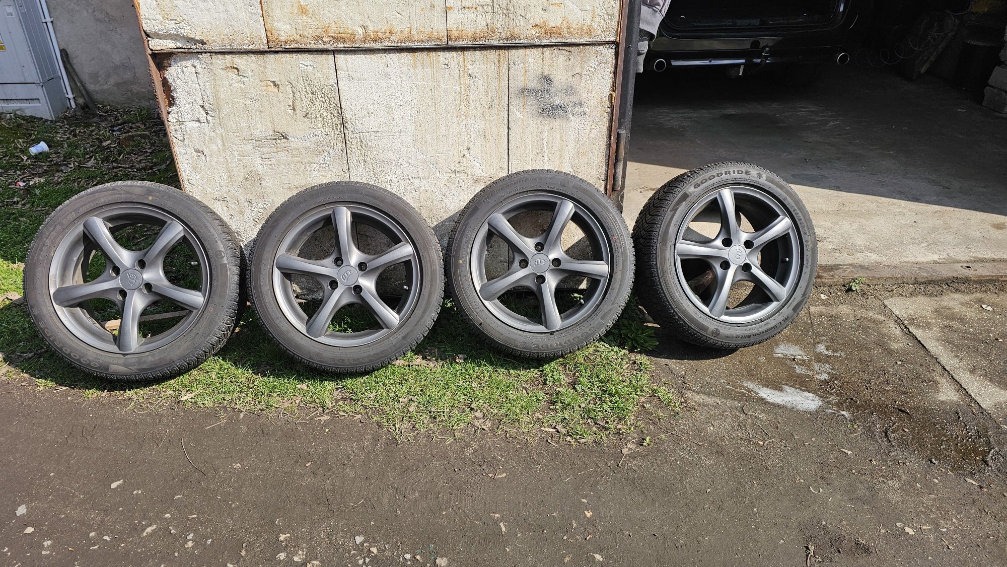Felgi aluminiowe 4x98 opony całoroczne