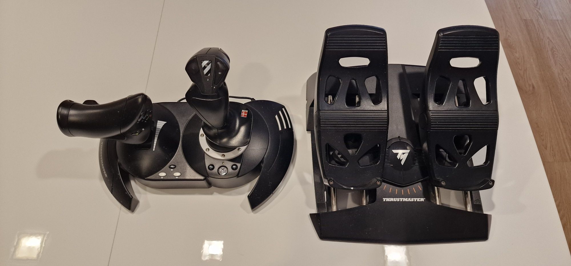 Joystick + Pedais THRUSTMASTER Flight Full Kit X