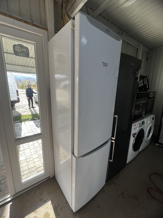 Холодильник Ariston