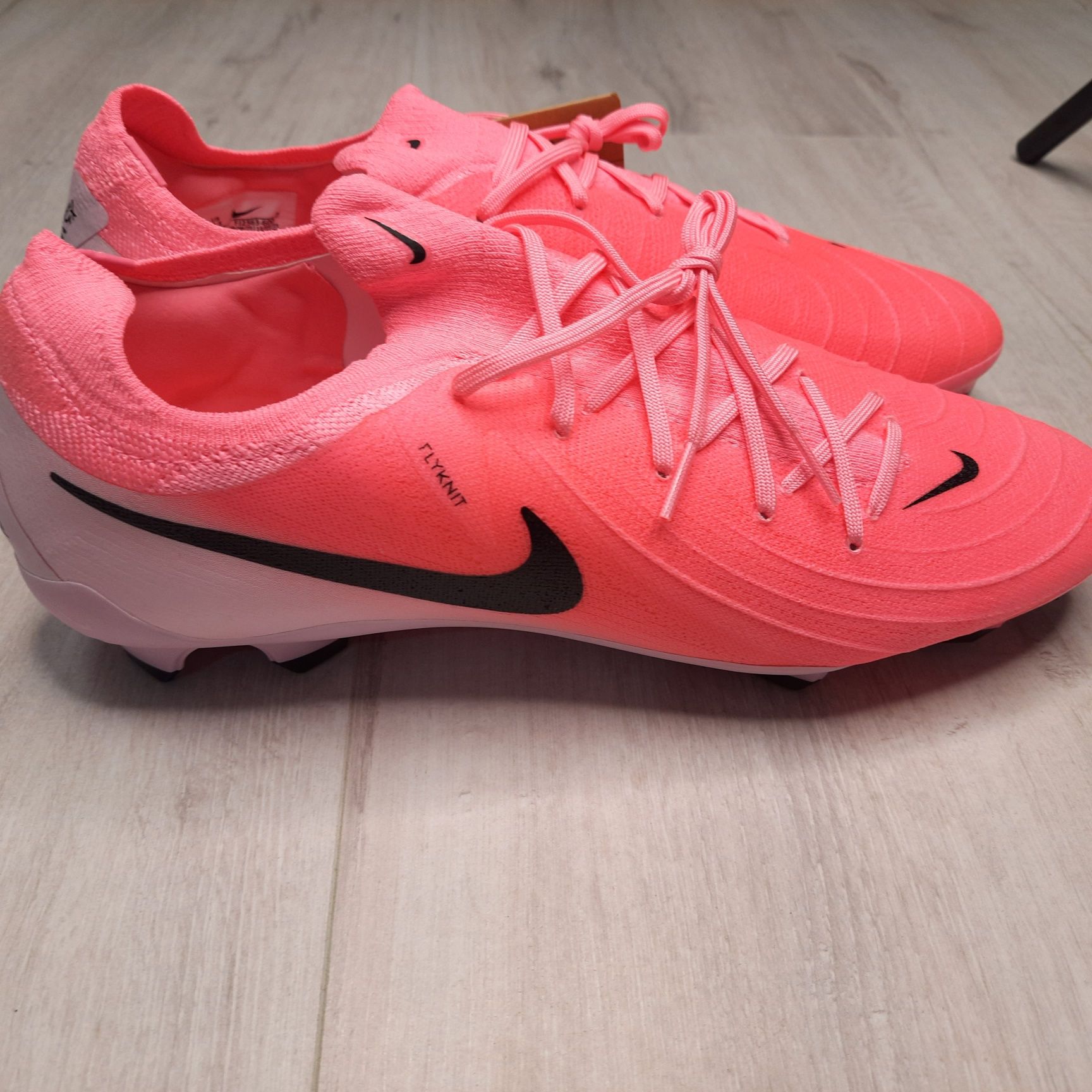 Бутси Nike Phantom Gx Ii Pro Fg Pink FJ2563-600