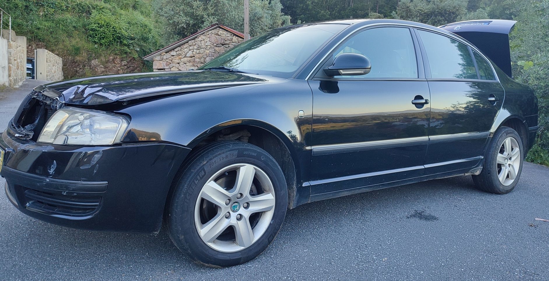 Skoda superb com toque frontal