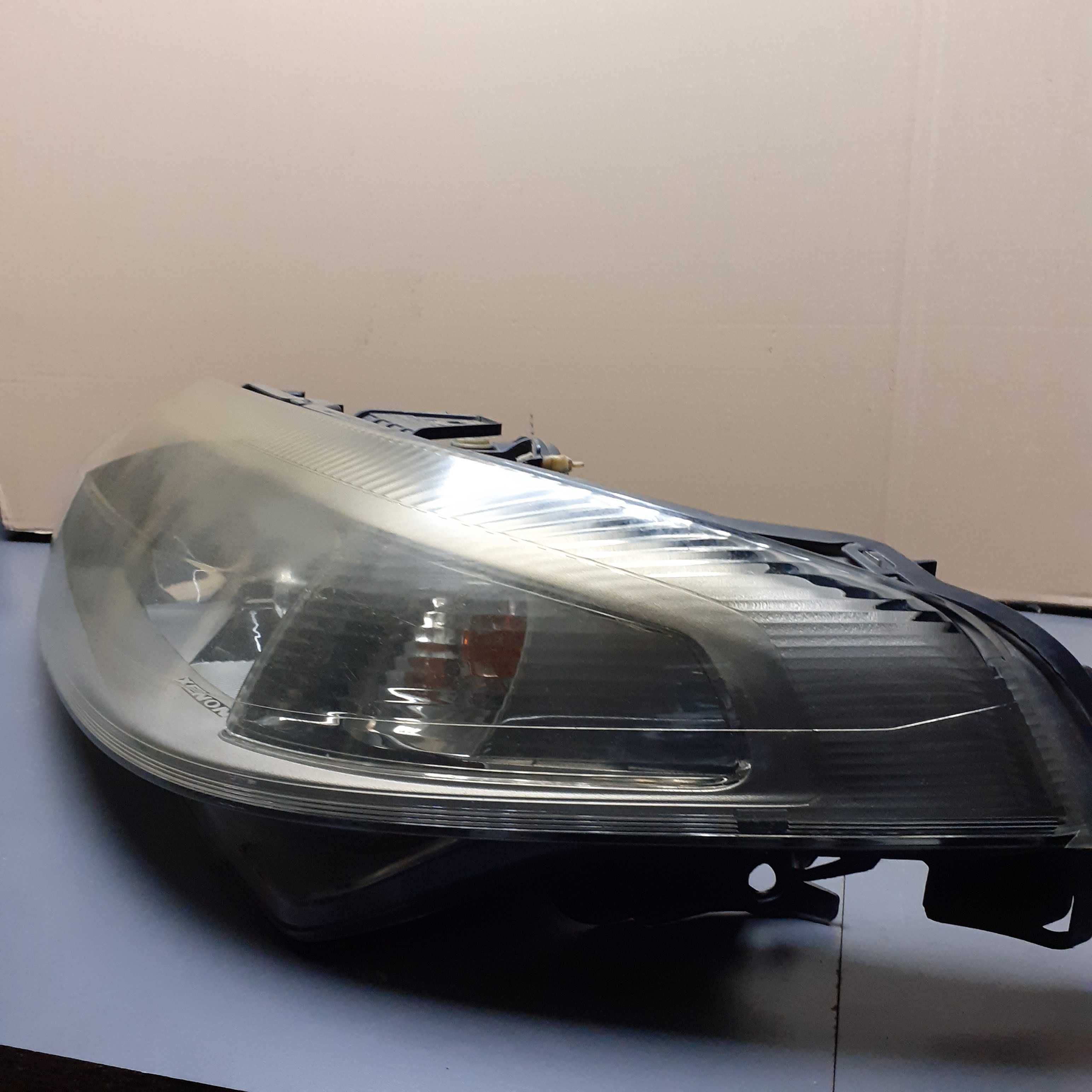 Lampa przednia Renault Laguna II Ksenon lewa