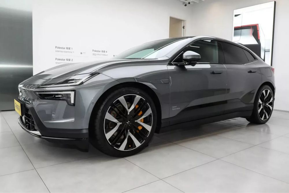 POLESTAR 4  електромобіль