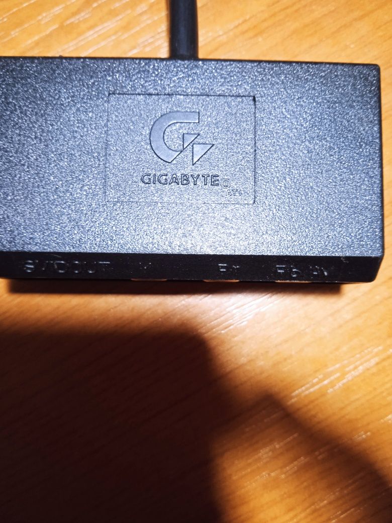 Перехідник HDTV Gigabyte для під'єднання телевізора до відеокарти