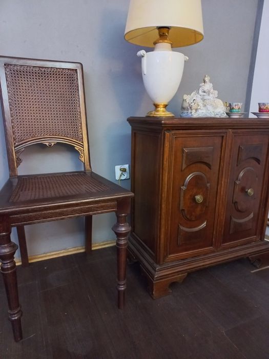 Piękna 100 letnia komoda w komplecie z pięknym 100 letnim krzesłem-