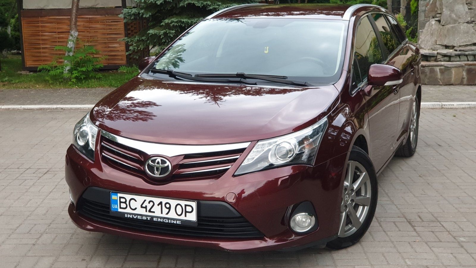 Toyota avensis 2012-13