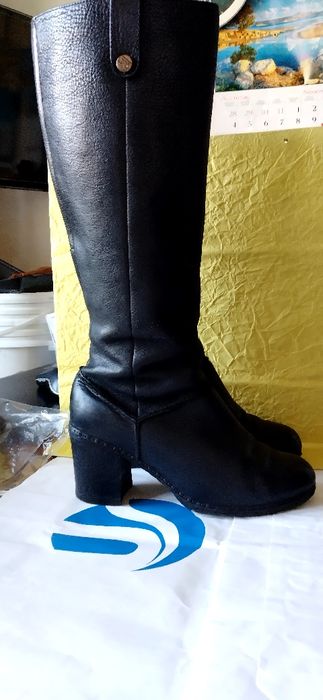 Чоботи шкіряні високі 38 р