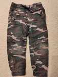 Spodnie joggery moro Reserved 104