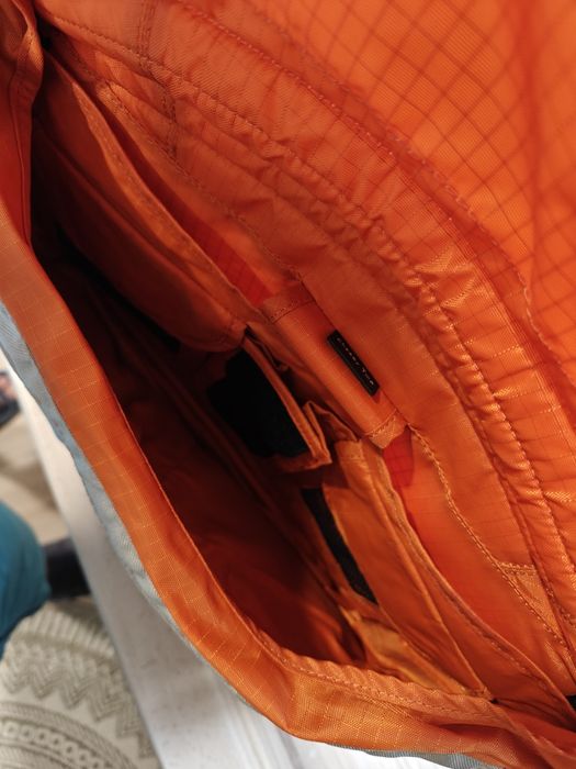 Сумки для ноутбуків. Asus та Crumpler