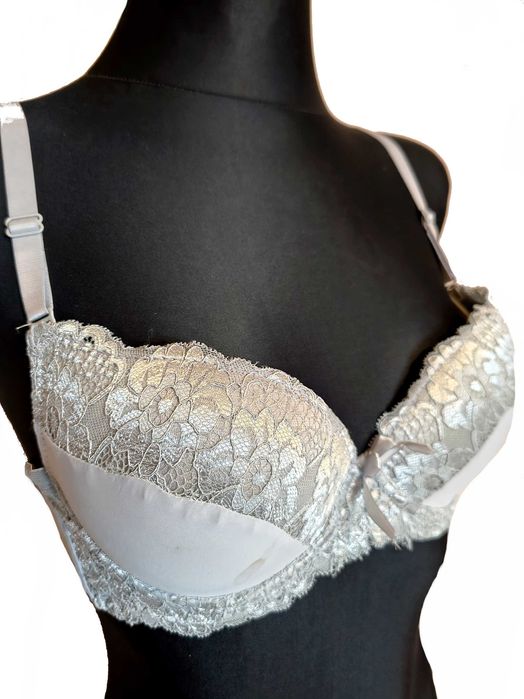 Delikatny wygodny biustonosz stanik r. 75B