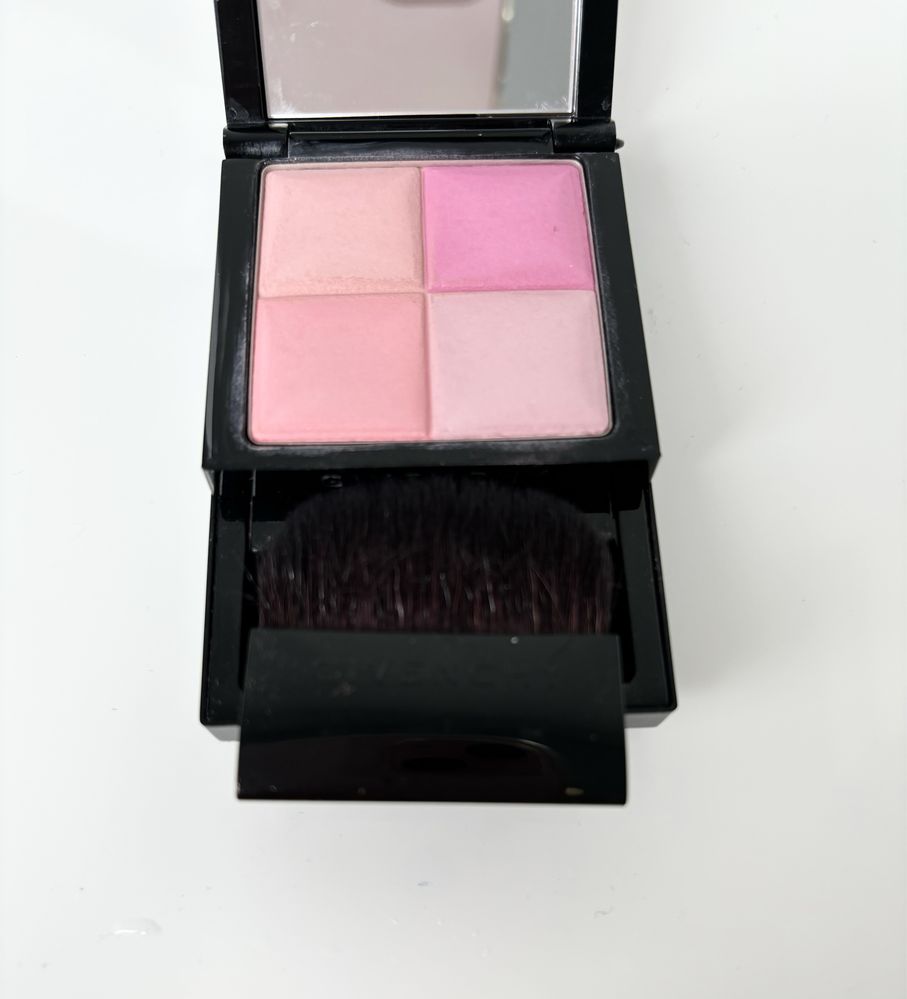 Givenchy paleta róży.