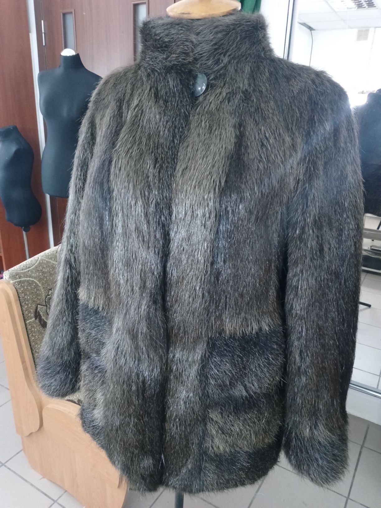 Продам шубу власного виробництва(нутрія)