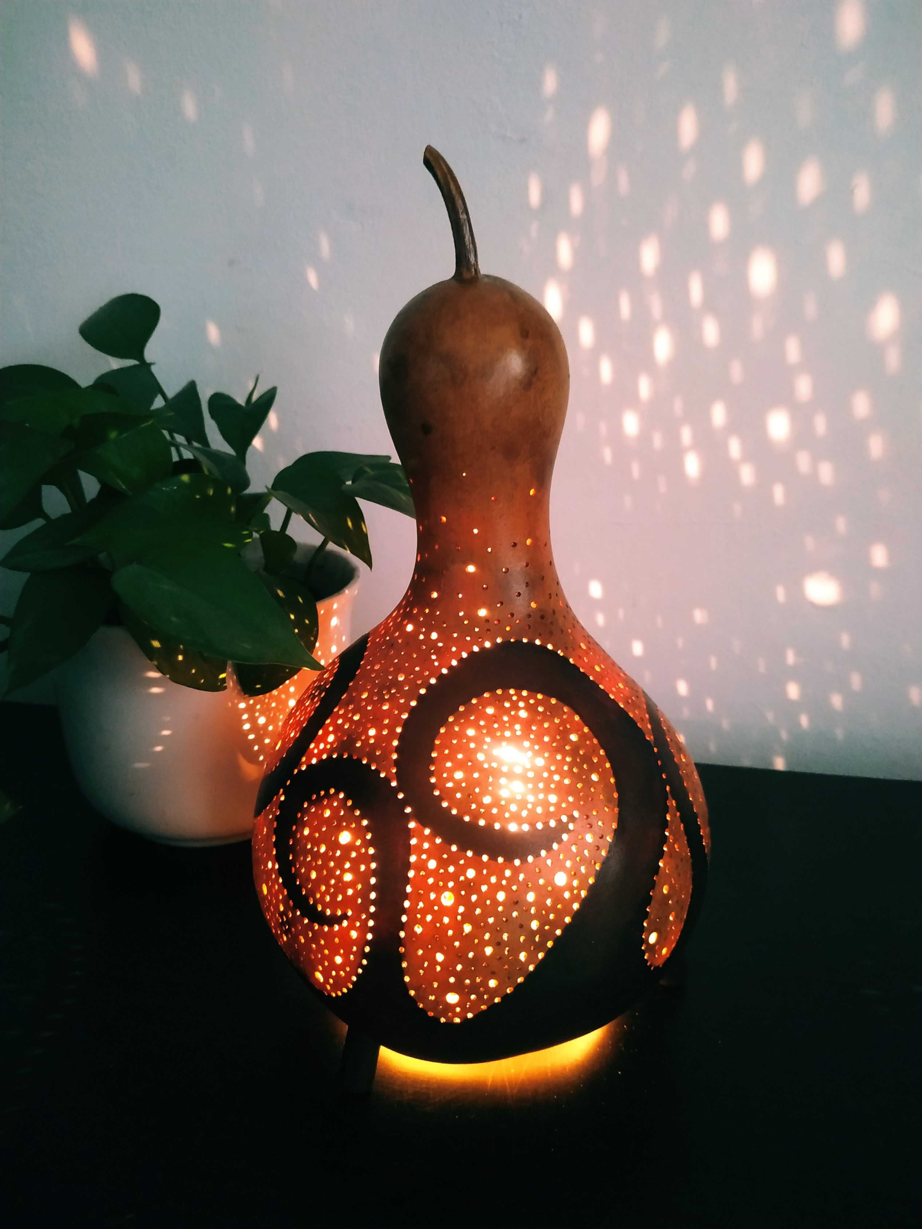 Lampa z tykwy, lampka z tykwy, rękodzieło, handmade