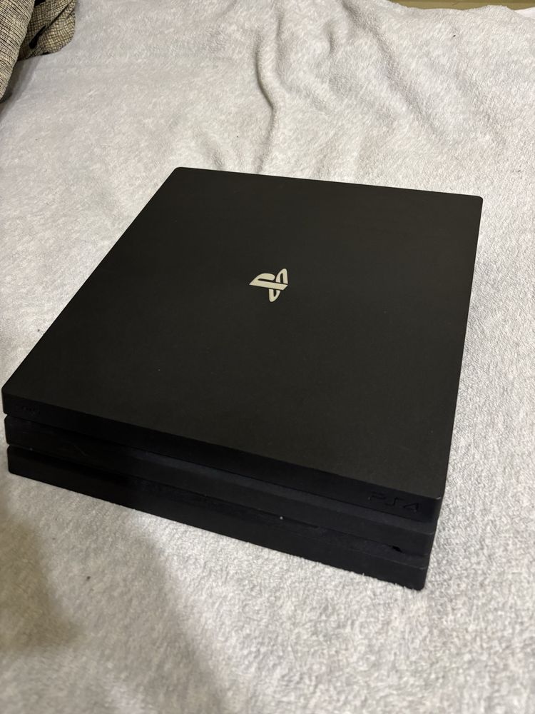 Playstation 4 pro та ігри