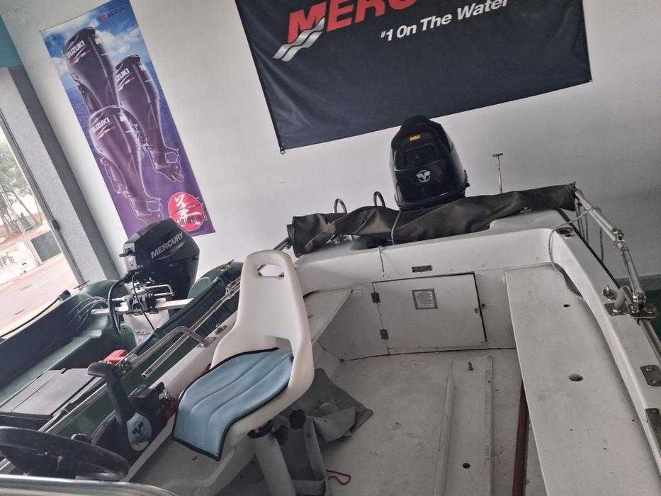 Barco OBE 4.70 com o motor TOHATSU 25HP  com trime 4T.