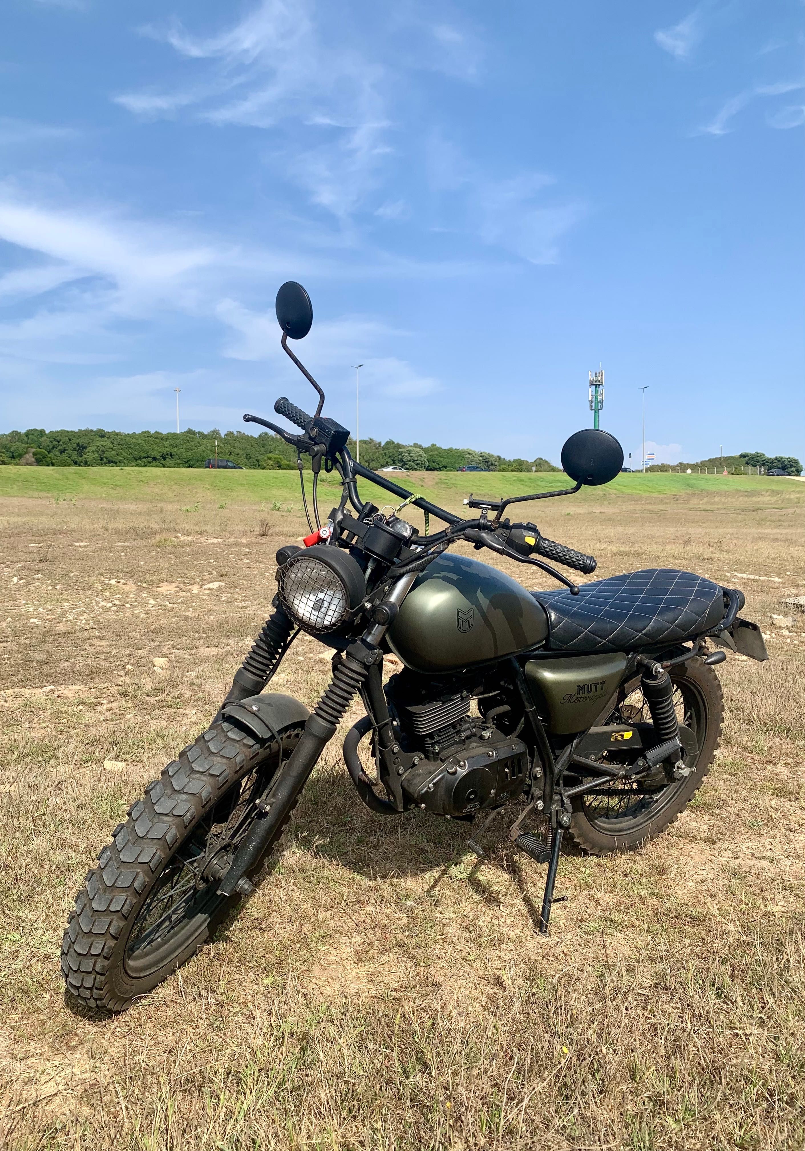 Mutt Hilts 125cc