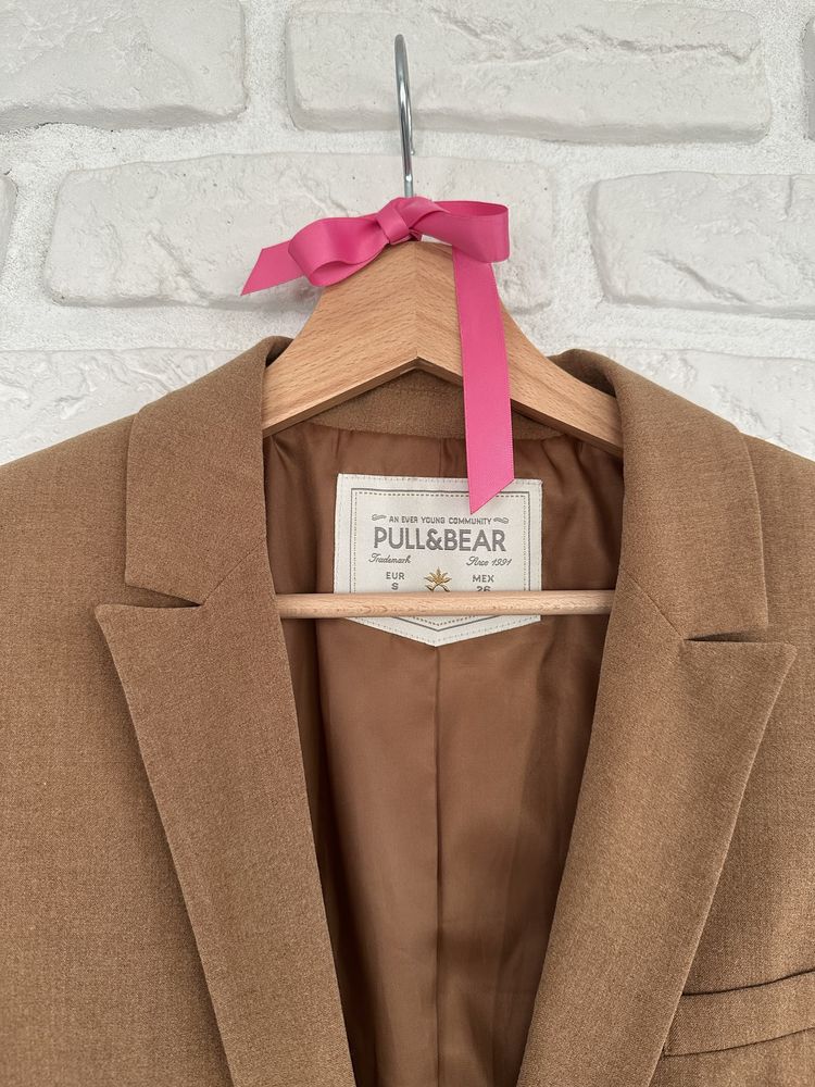 Karmelowa Marynarka Żakiet Pull & Bear