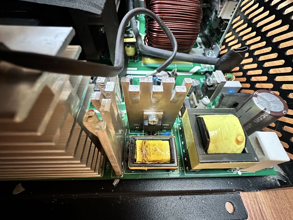 Інвертор Axioma 3000 BF