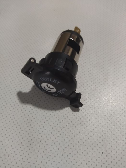 Прикуриватель с защитной крышкой