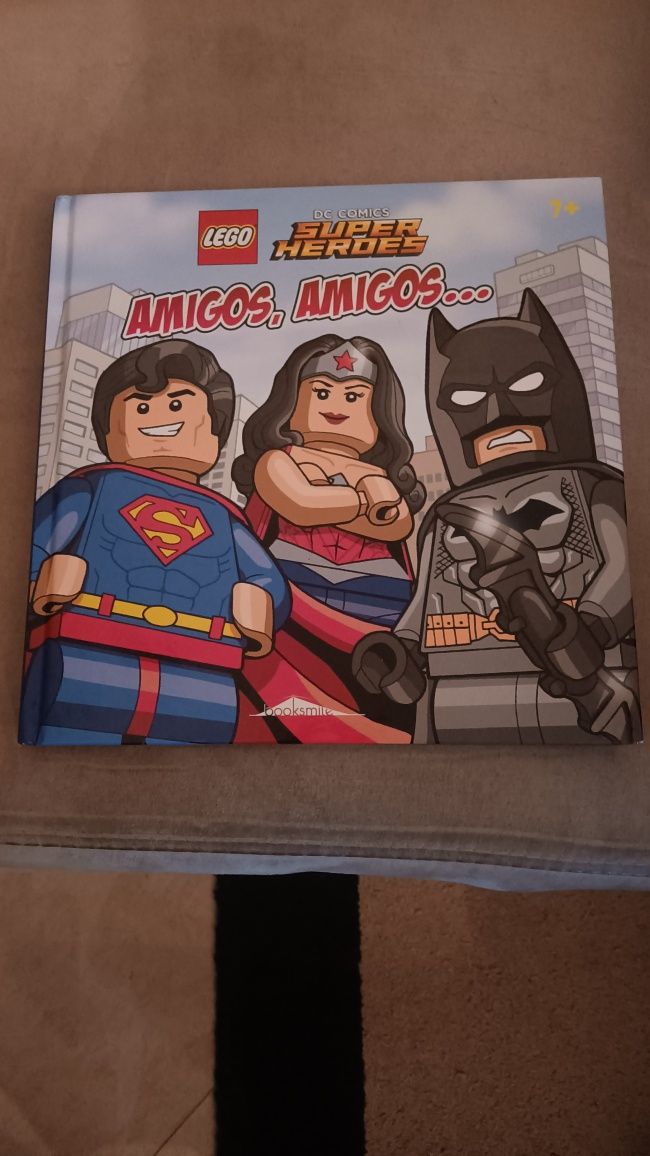 Livro Super Heróis - LEGO