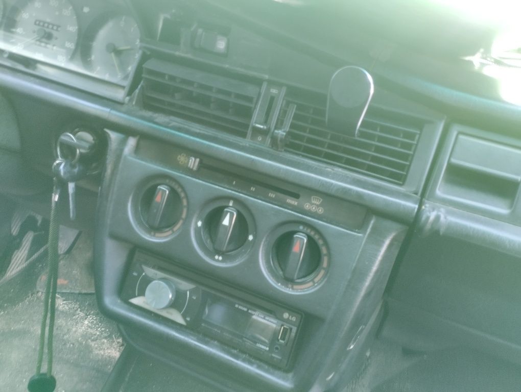Mercedez 190 D2,01996 leiam tudo