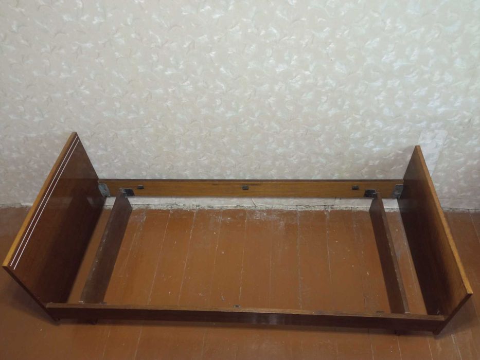 Продається односпальне ліжко