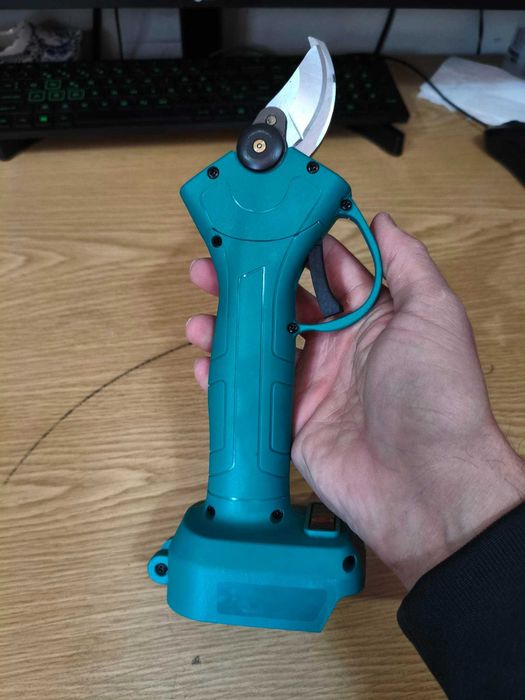 Tesoura Poda Ferramenta Elétrica | DUAS BATERIAS | NOVA