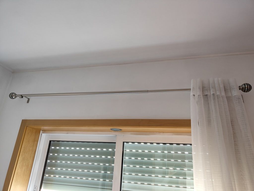 2 Varões para cortinas extensíveis