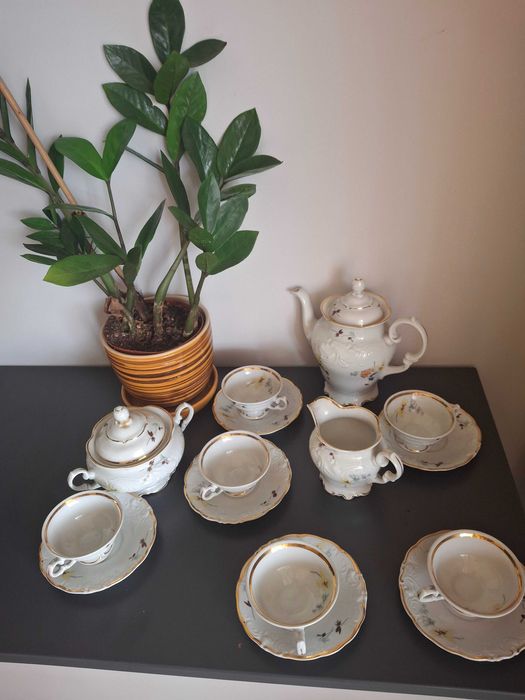 serwis kawowy złocony  na espresso , porcelana Wałbrzych  lata 70-te