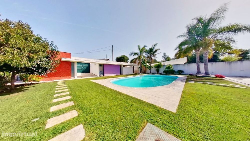 Moradia 4 Frentes | Piscina