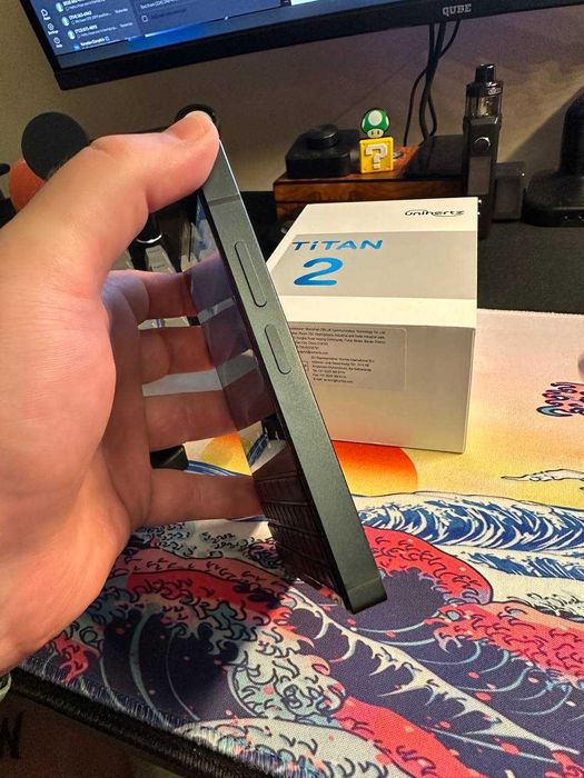 Unihertz Titan 2 (як Blackberry Passport)