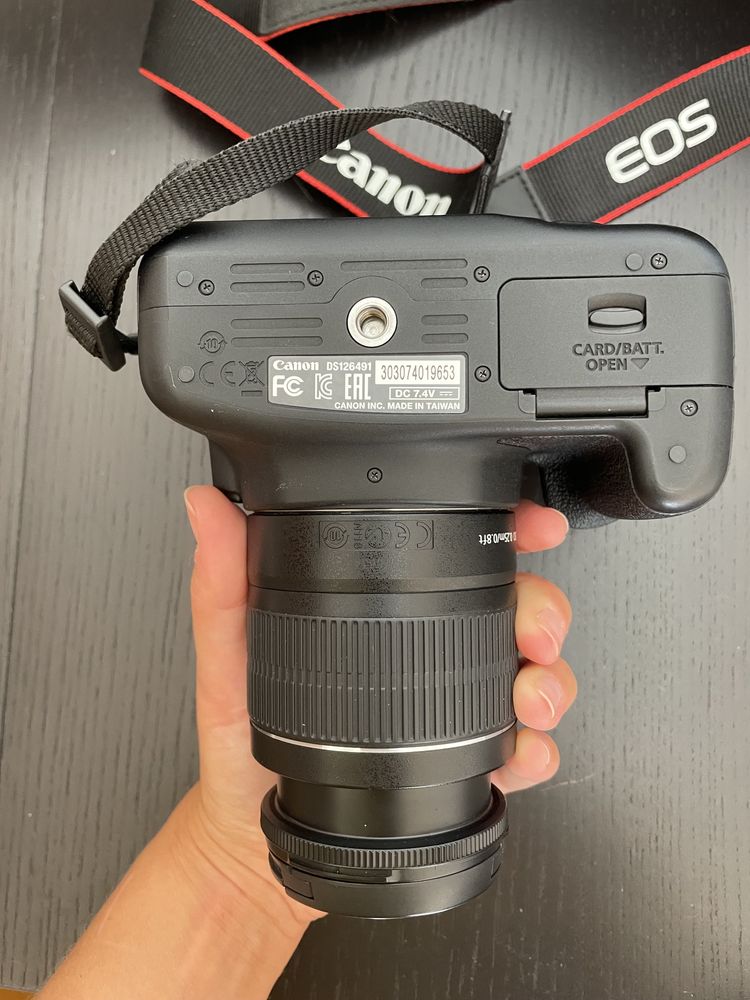 Canon EOS 1200D + EF-S 18-55 III