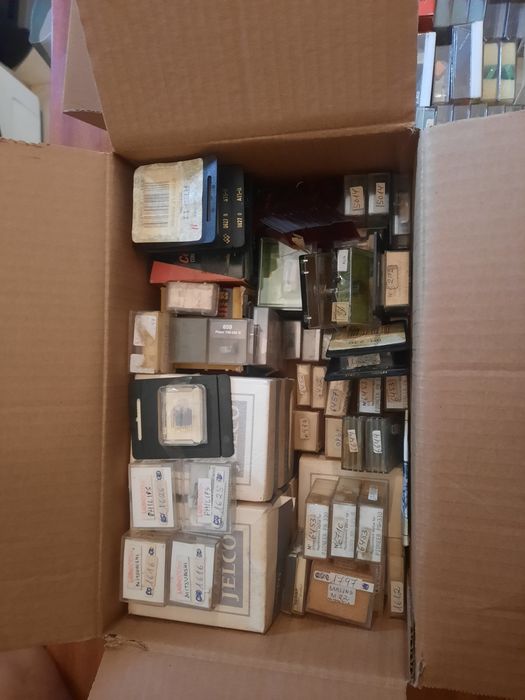 350 - Agulhas e cabeças de gira discos novas "vintage"de várias marcas