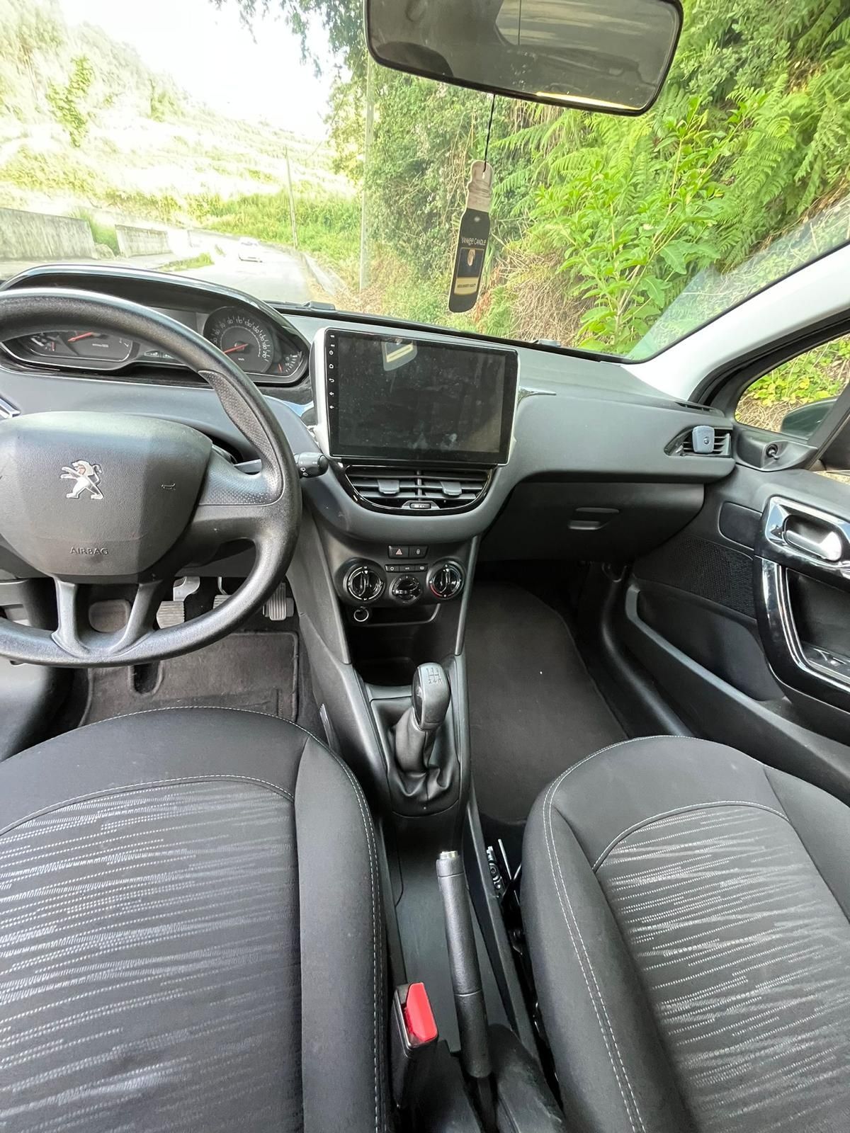 Peugeot 208 1.0 PureTech - Muito Bom Estado