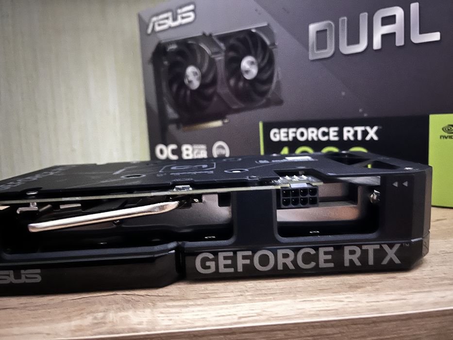 RTX4060 Asus Dual потужна ігрова відеокарта