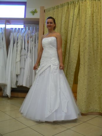 Okazja!! Sprzedam śliczną suknie ślubną tanio!!