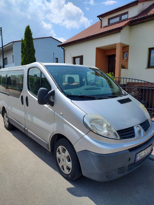Renault Trafic II 2.0 dCi bus 9 osobowy klima 2011 rok
