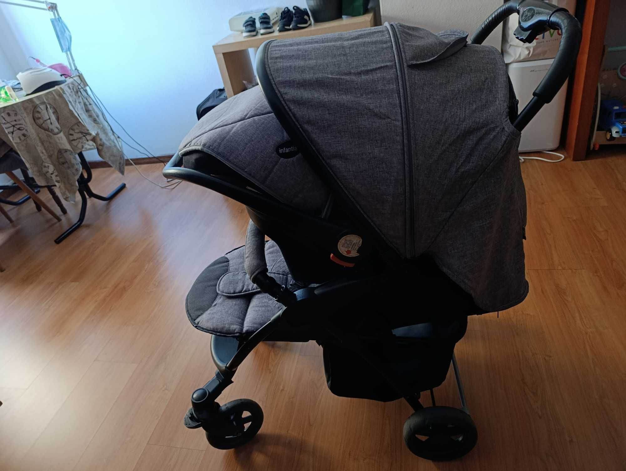 Vendo carinho de bebe