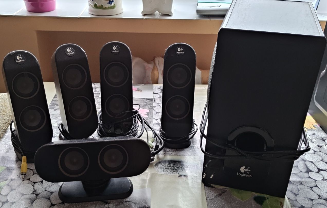 Komputer stacjonarny + głośniki + monitor
