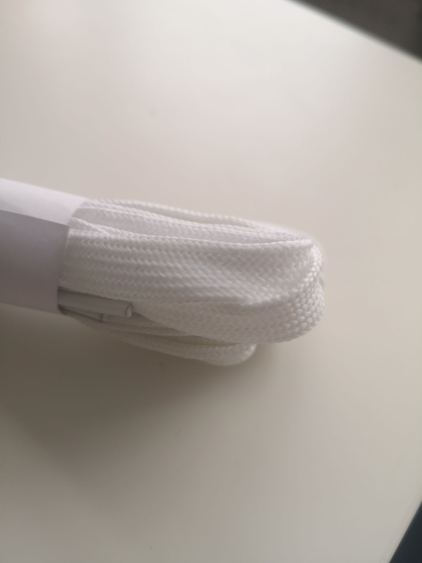 Sznurówki do łyżew 260 cm