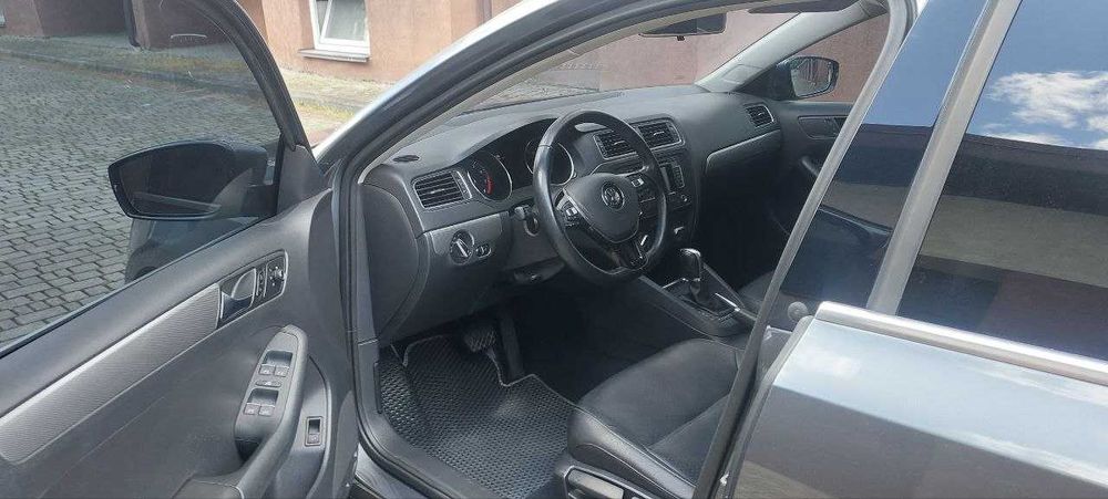 Volkswagen Jetta 2015 1.8 tsi
