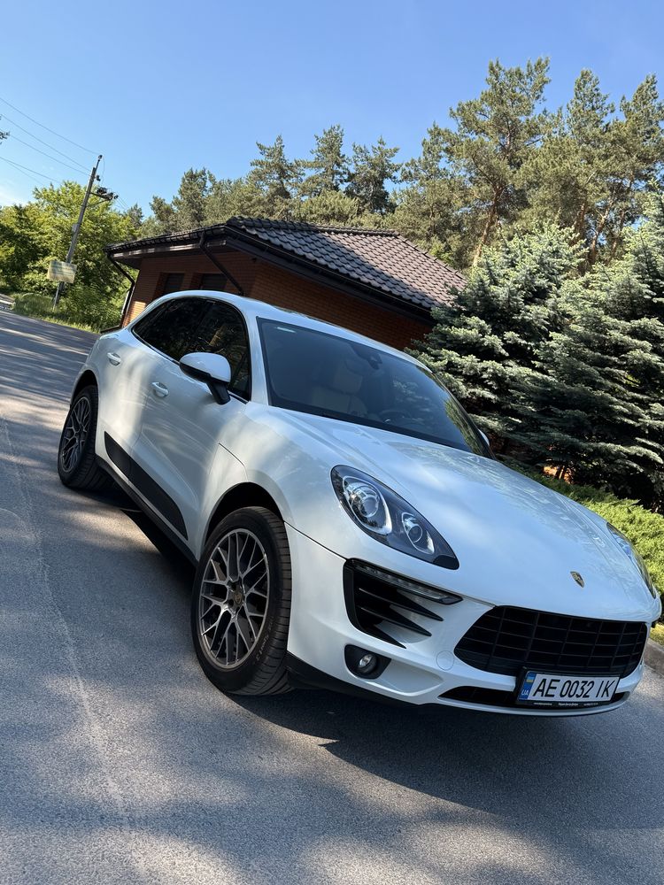 Porsche Macan 2.0 White Pearl